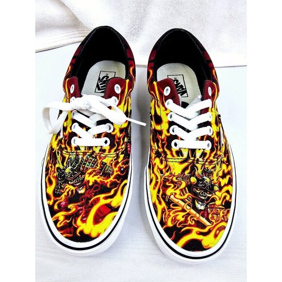Vans Size 10 Men's Samurai Rising Flaming Skull Low Lace Logo Fashion Sneakers - Picture 1 of 12